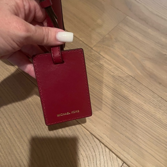 Micheal Kors Smooth Leather Gloria Bag - Picture 6 of 15